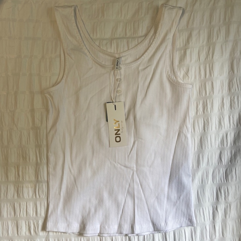 NWT Only Organic Cotton Button Tank Top in white - Size Medium